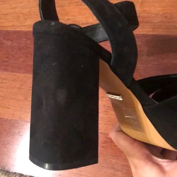 Topshop • Velvet Strappy Heels - Picture 5 of 5
